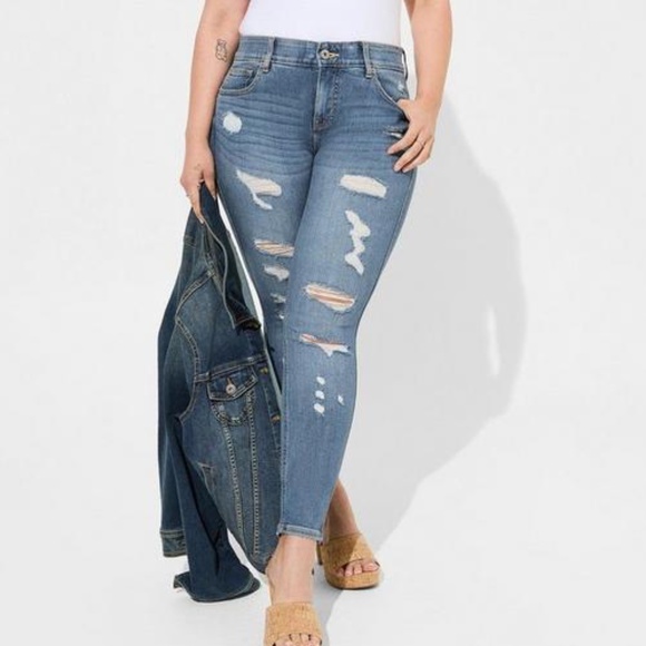 torrid Denim - Torrid Bombshell Skinny High-Rise Destructed Jean Size 18S